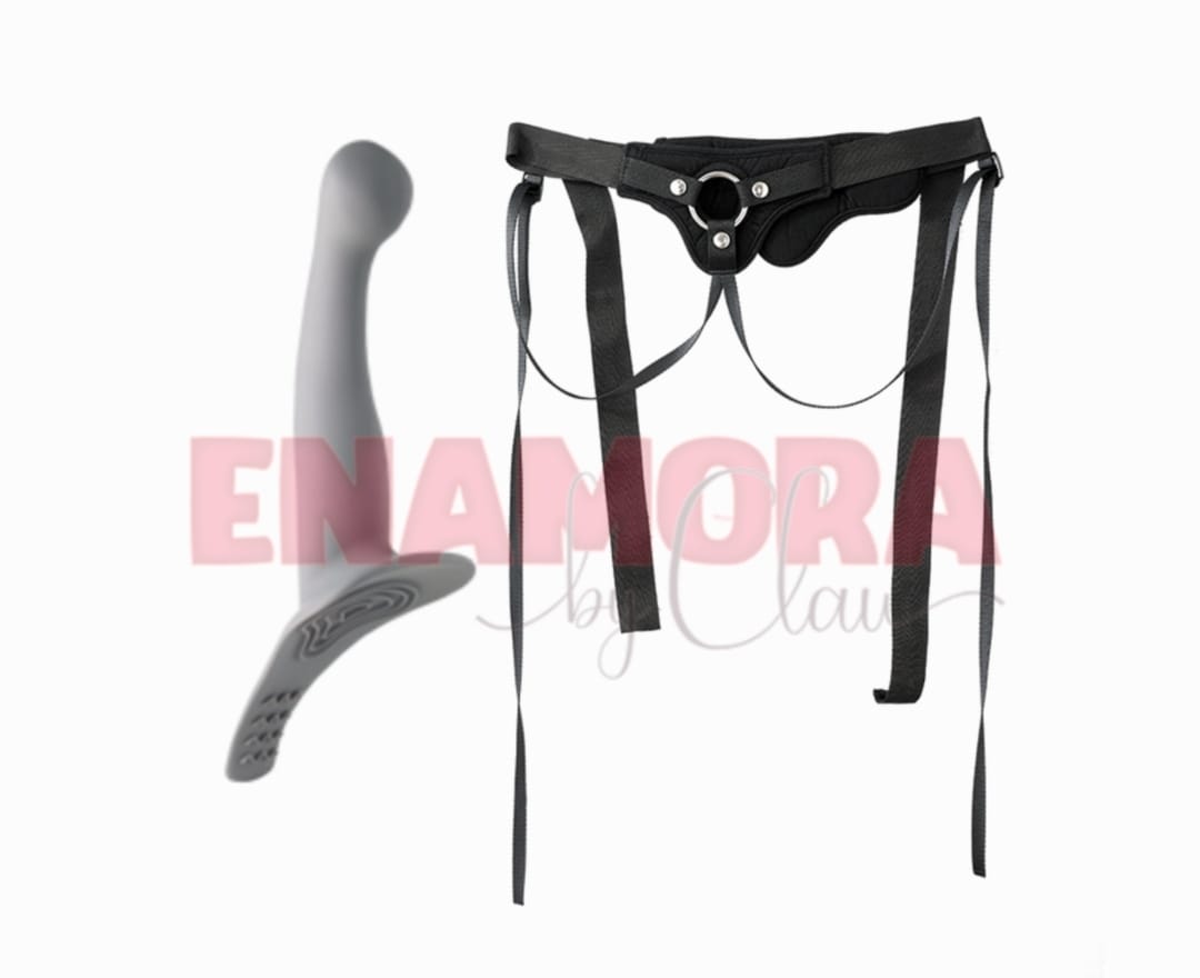 Arnés acolchado y juguete vibrador